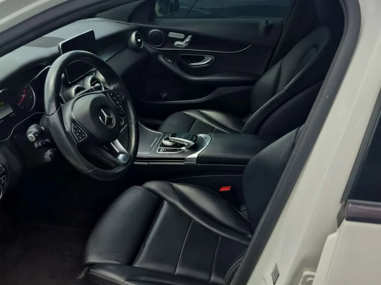 Mercedes-Benz C 300 * CARFAX * БЕЗ ПЪРВОНАЧАЛНА ВНОСКА, снимка 5 - Автомобили и джипове - 55180353