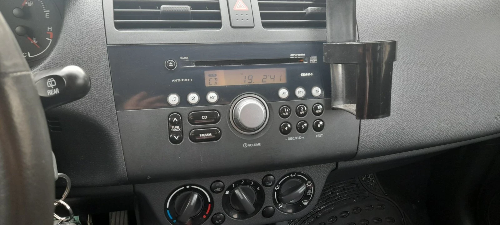 Suzuki Swift, снимка 3 - Автомобили и джипове - 55225610