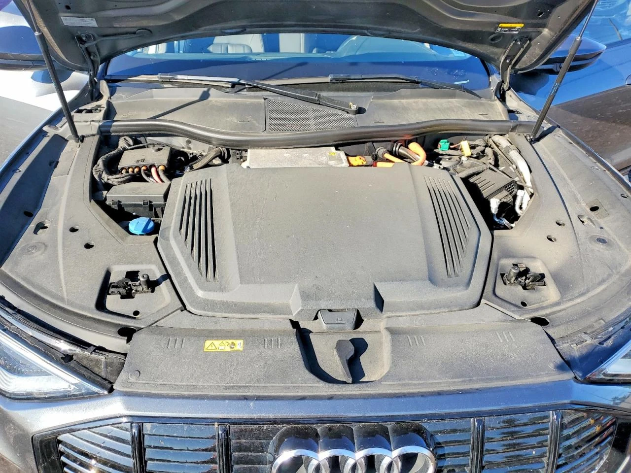 Audi E-Tron Sportback Premium, снимка 12 - Автомобили и джипове - 55240895