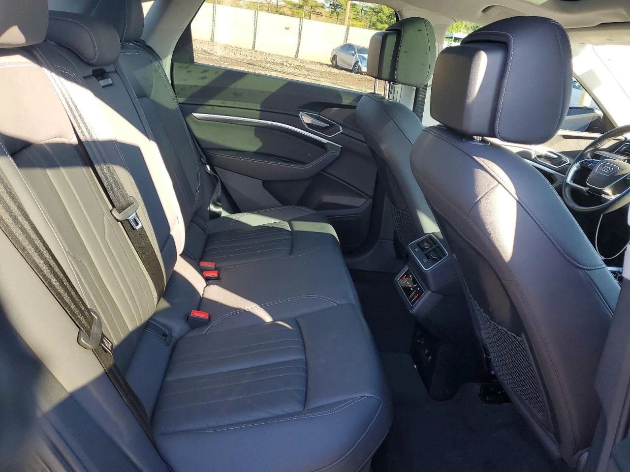 Audi E-Tron Sportback Premium, снимка 11 - Автомобили и джипове - 55240895