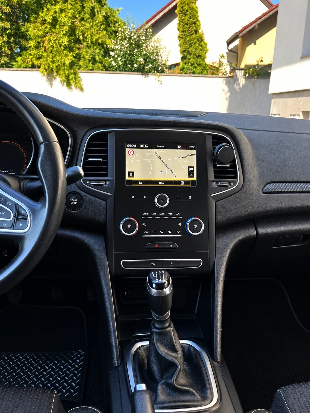 Renault Megane 1.5CDI, снимка 11 - Автомобили и джипове - 55975036