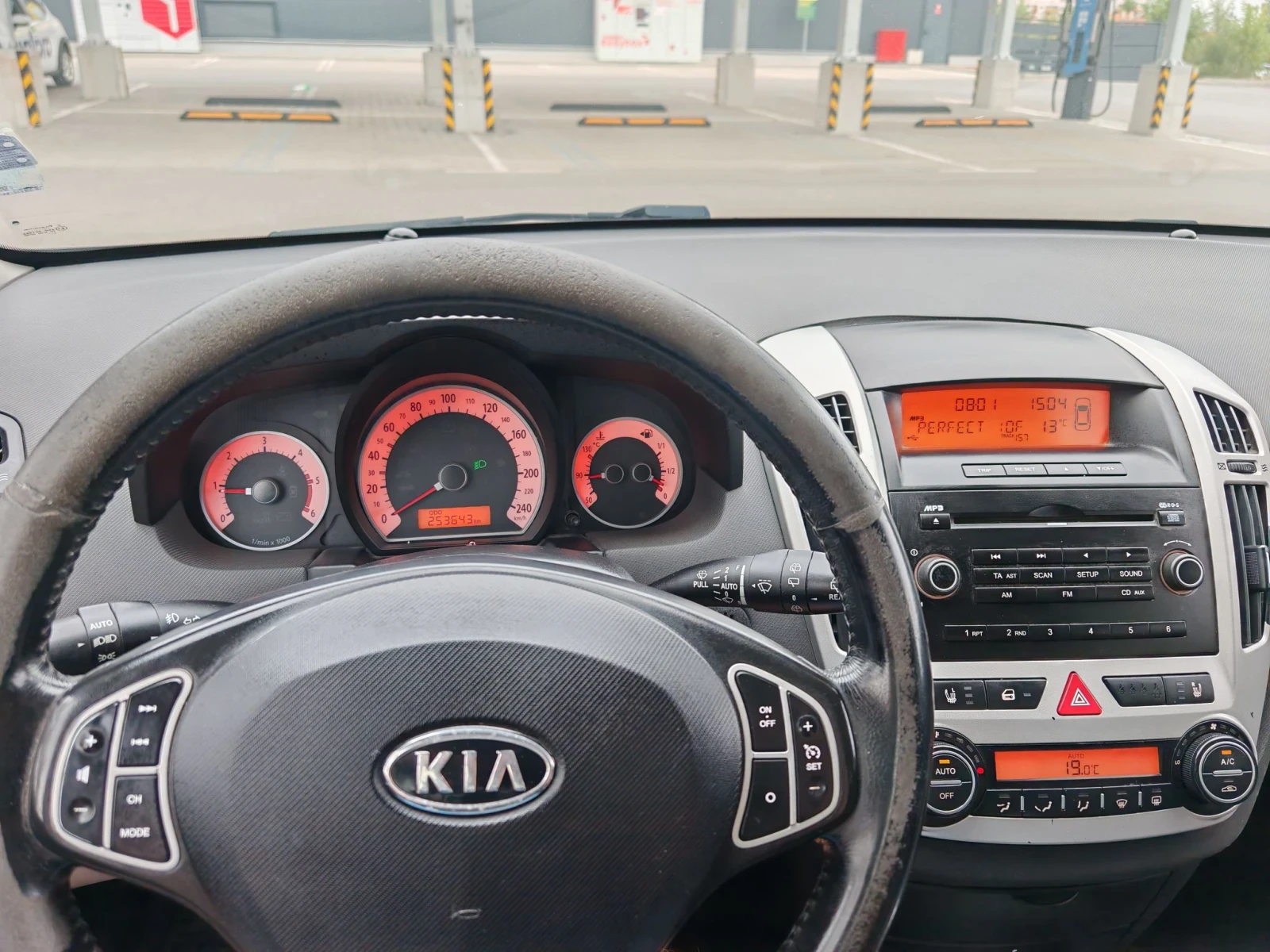 Kia Ceed 2.0 CRDI, снимка 8 - Автомобили и джипове - 56228334
