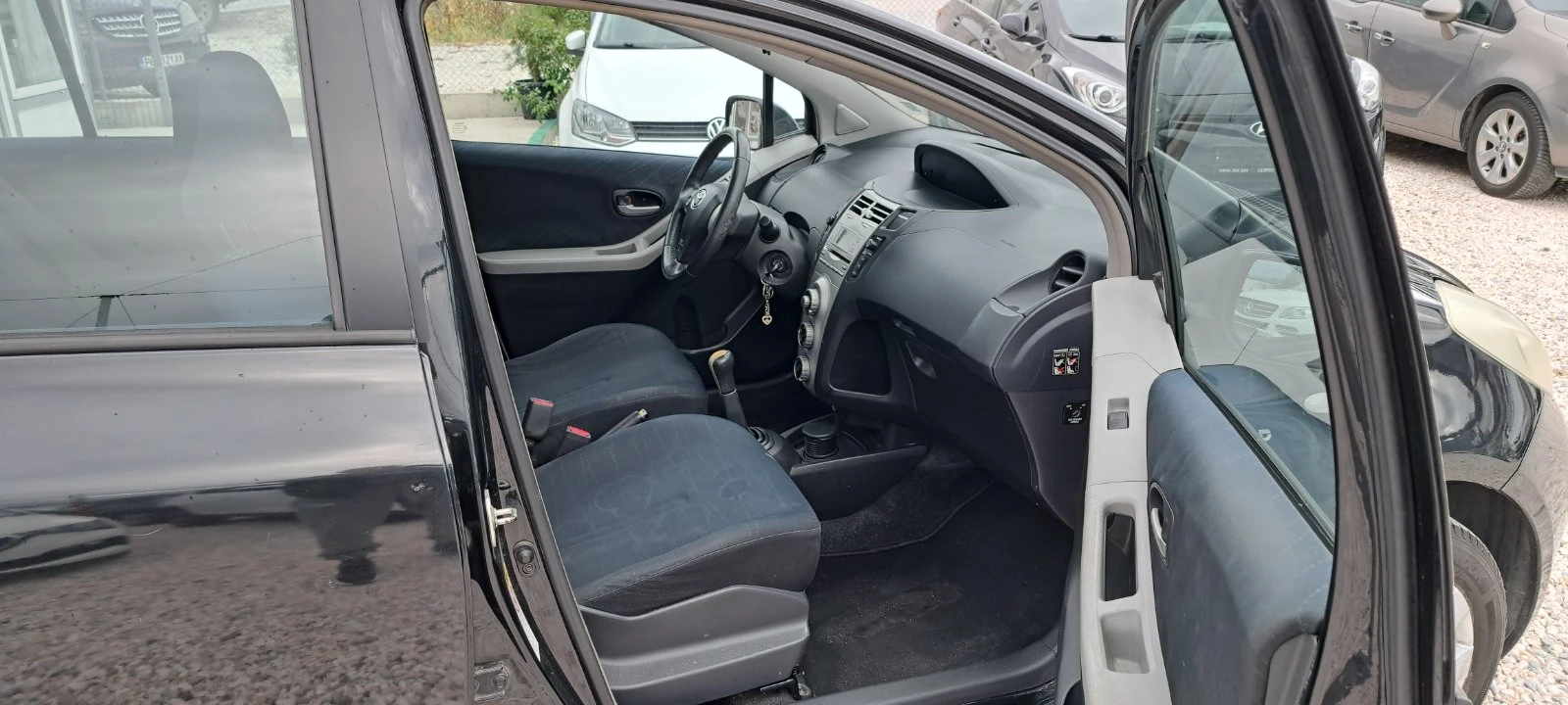 Toyota Yaris 1.4 D4D 90kc Face, снимка 14 - Автомобили и джипове - 56726585