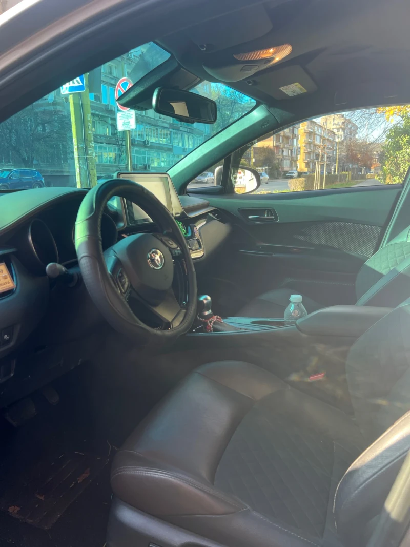 Toyota C-HR, снимка 4 - Автомобили и джипове - 52351373