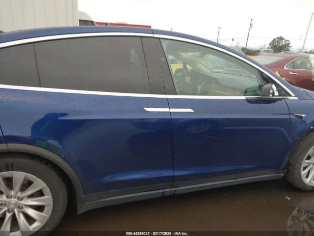 Tesla Model X 75D, снимка 7 - Автомобили и джипове - 53659326