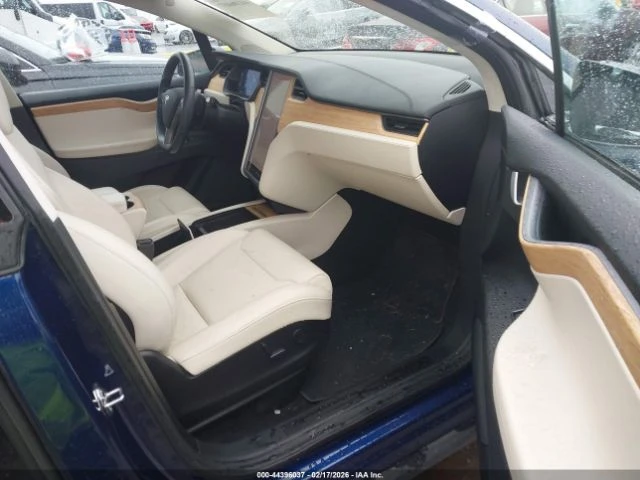 Tesla Model X 75D, снимка 10 - Автомобили и джипове - 53659326