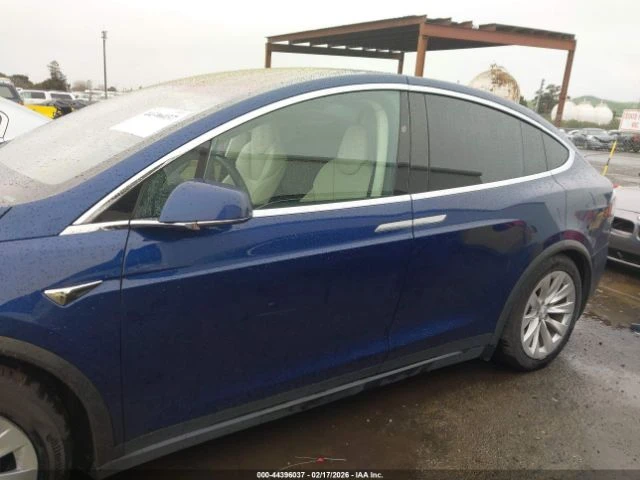 Tesla Model X 75D, снимка 8 - Автомобили и джипове - 53659326