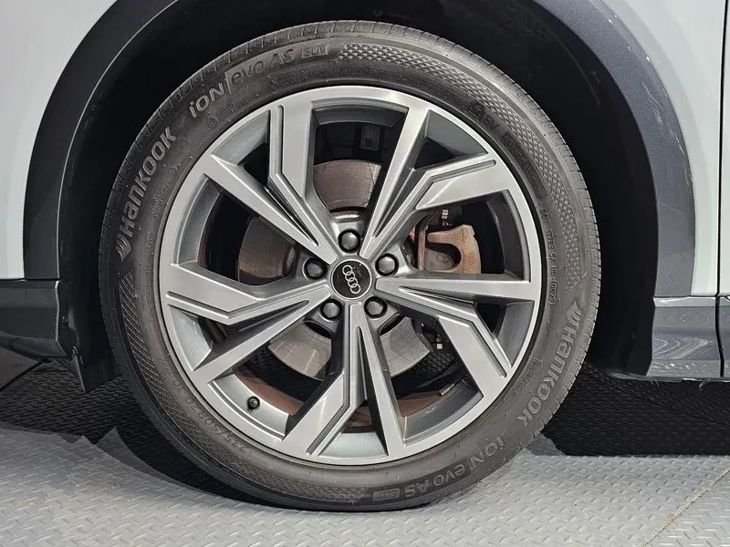 Audi Q4 40 Premium - ���� 30% ����� | Mobile.bg � ����������� 5