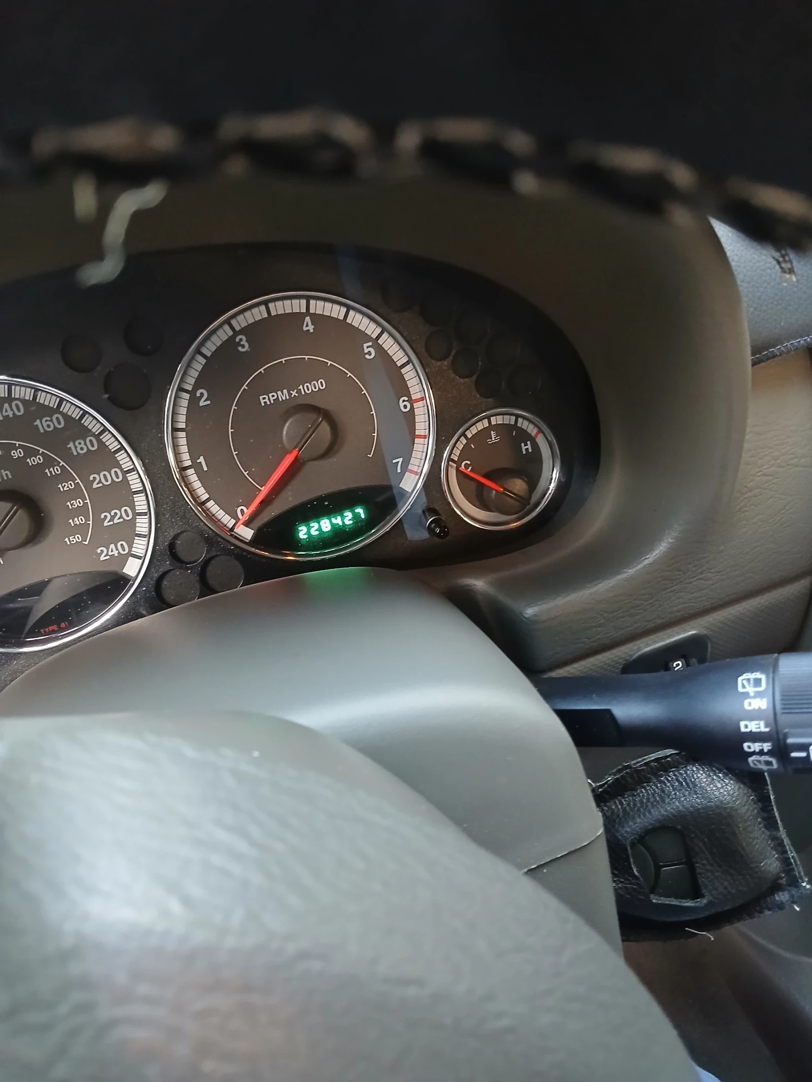 Jeep Renegade 3.7 - изображение 8