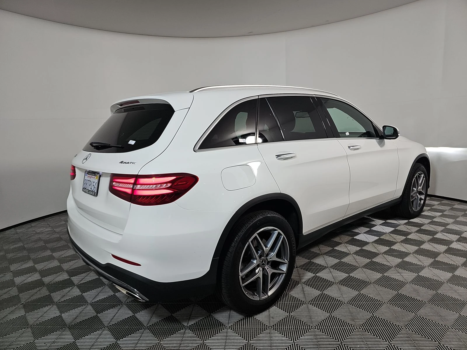 Mercedes-Benz GLC 300 4MATIC AMG-Pack* CarPlay* BURMESTER* М.Точка* Пано - изображение 4