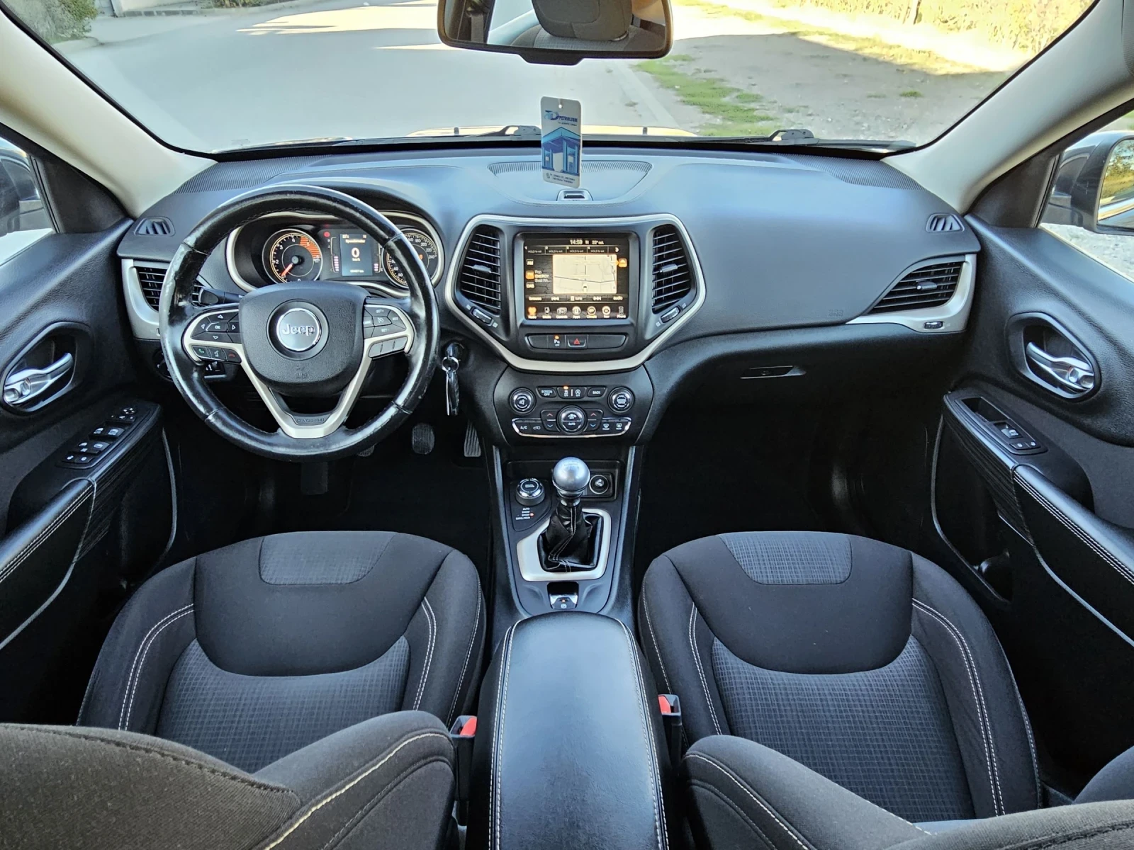 Jeep Cherokee LONGITUDE 4x4 2.0-MJet 6ск. - изображение 8