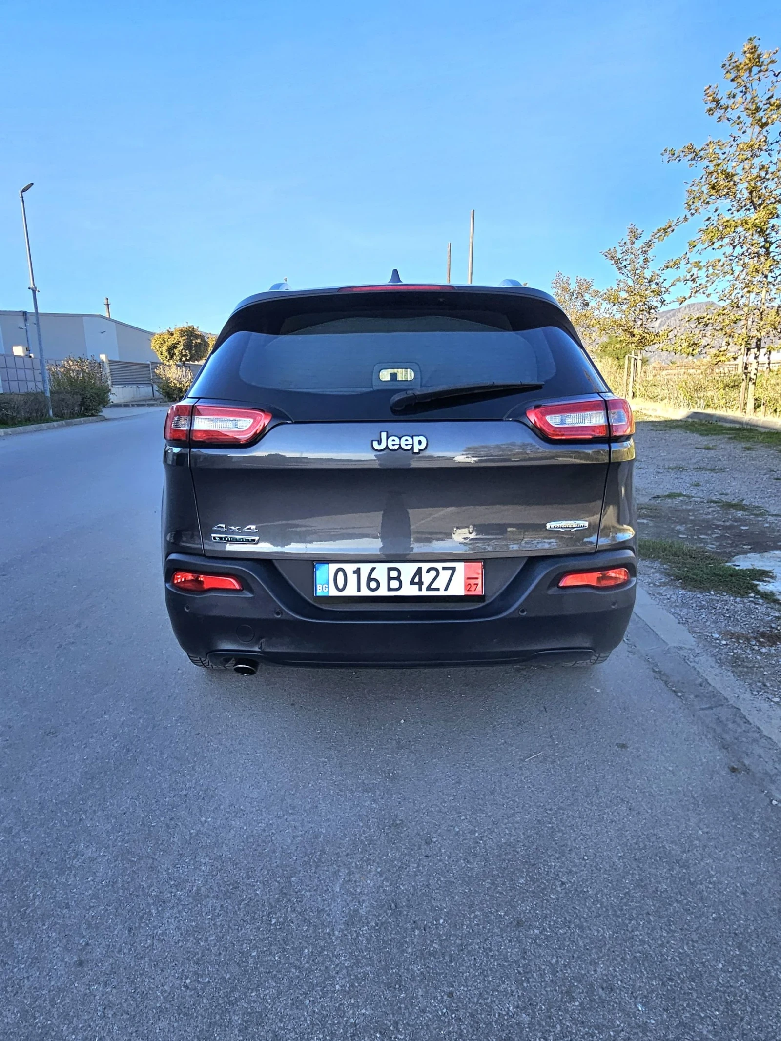 Jeep Cherokee LONGITUDE 4x4 2.0-MJet 6ск. - изображение 5