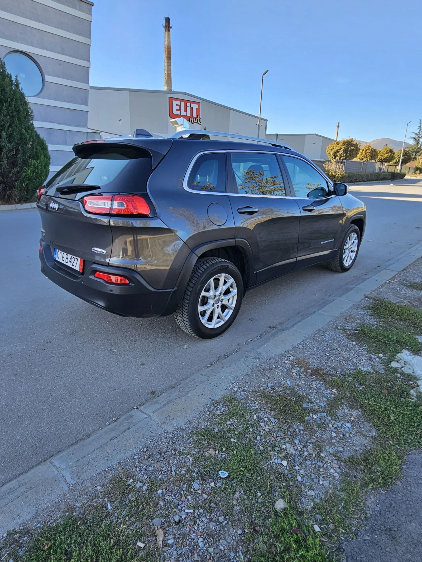 Jeep Cherokee LONGITUDE 4x4 2.0-MJet 6ск. - изображение 6