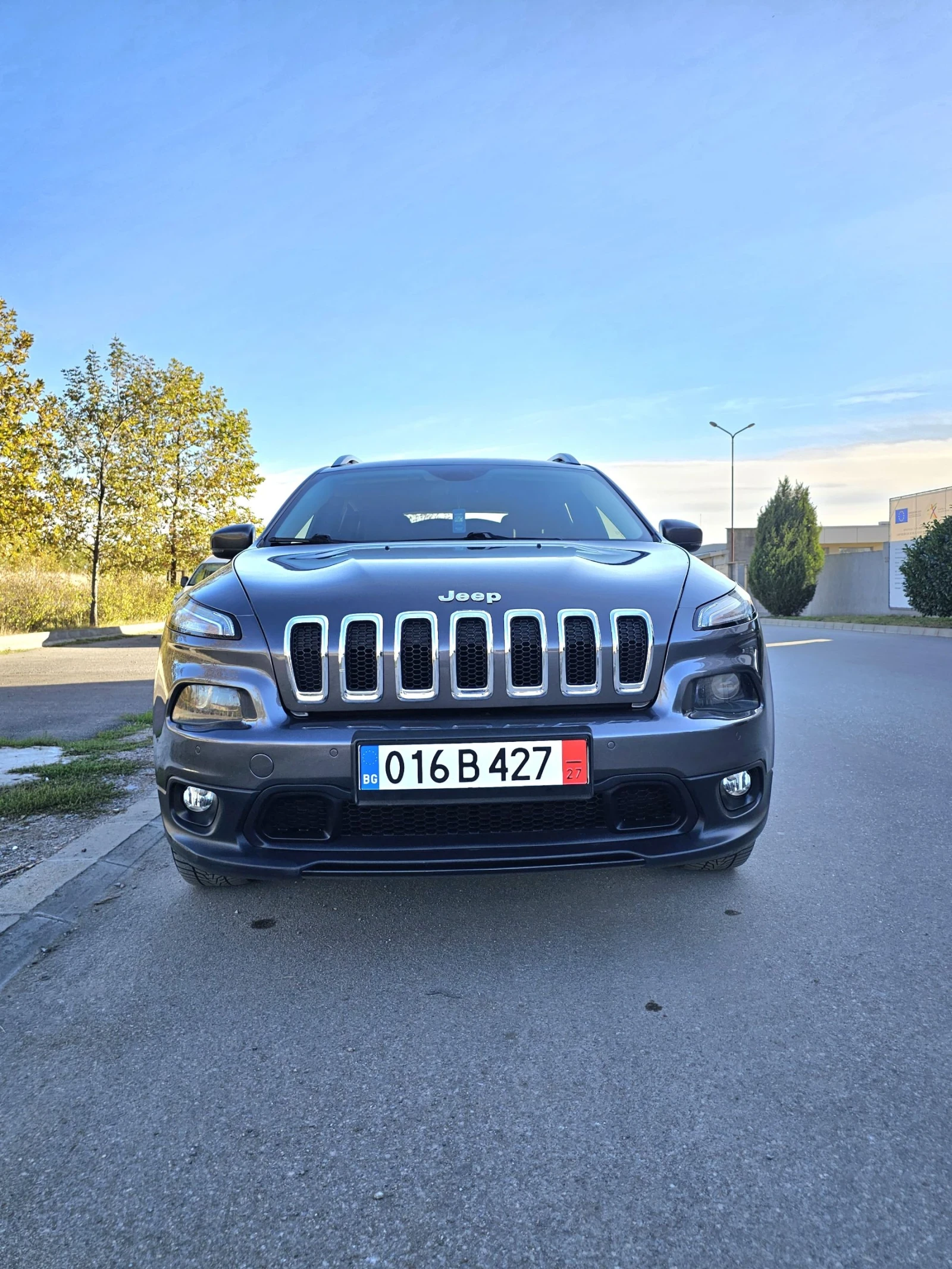 Jeep Cherokee LONGITUDE 4x4 2.0-MJet 6ск. - изображение 2