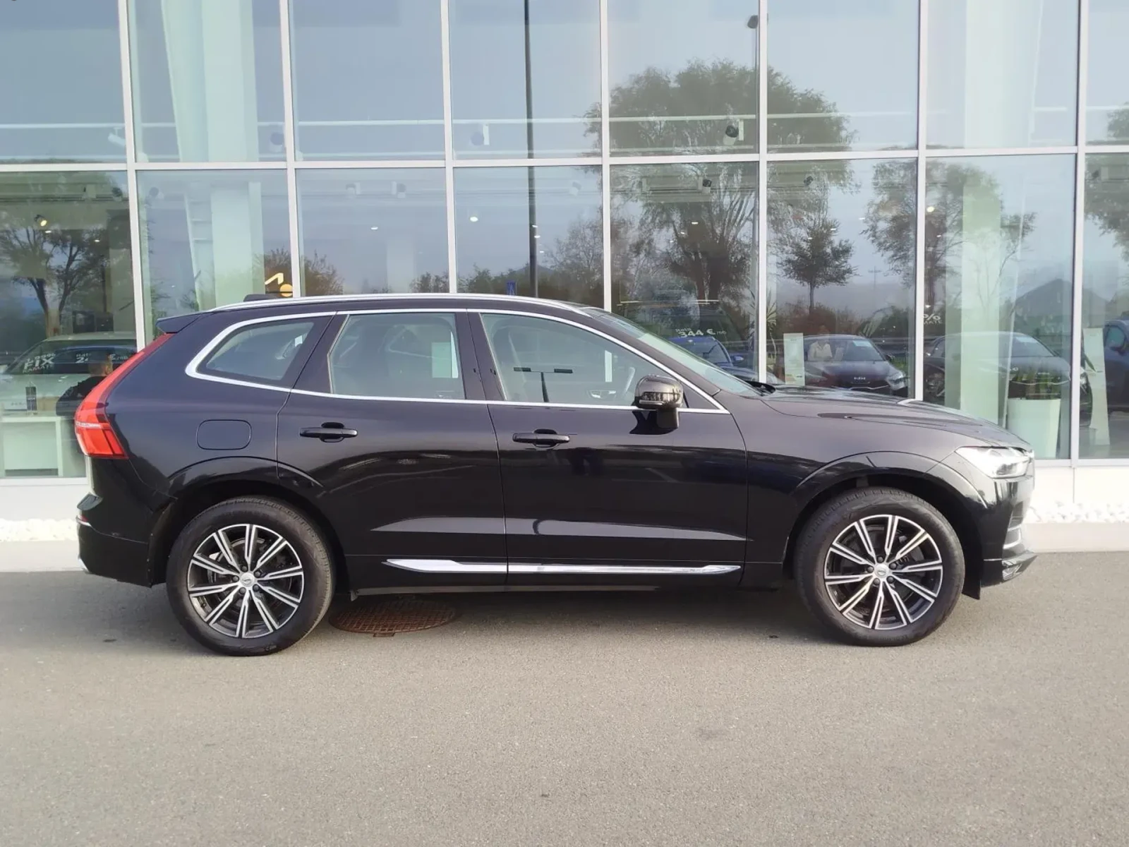 Volvo XC60 D5/Inscription/AWD/235кс/Панорама, снимка 4 - Автомобили и джипове - 53894589