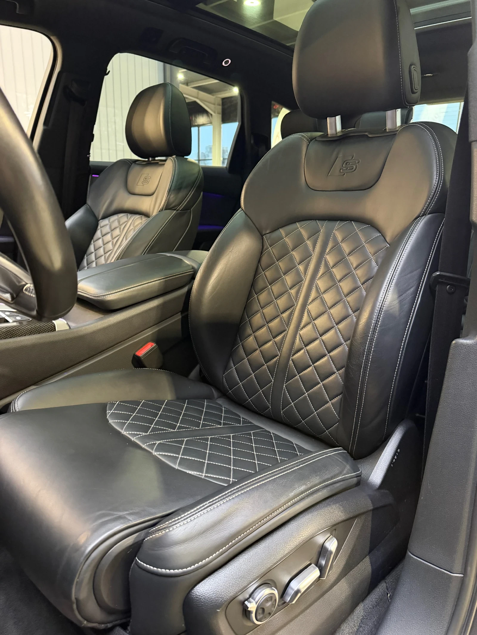 Audi SQ7 QUATTRO* BOSE* HEAD UP* ПАНОРАМА* КАРБОН* , снимка 16 - Автомобили и джипове - 54220614