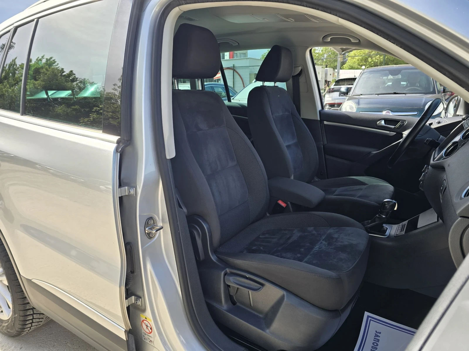 VW Tiguan 2.0TDI 140к.с Sport&Style 4motion DSG, снимка 12 - Автомобили и джипове - 54508703