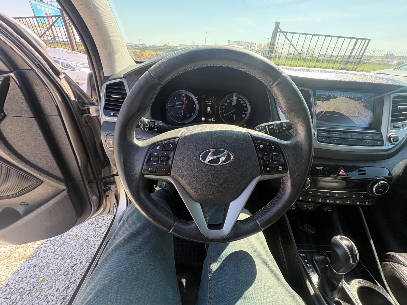 Hyundai Tucson, снимка 16 - Автомобили и джипове - 54693388