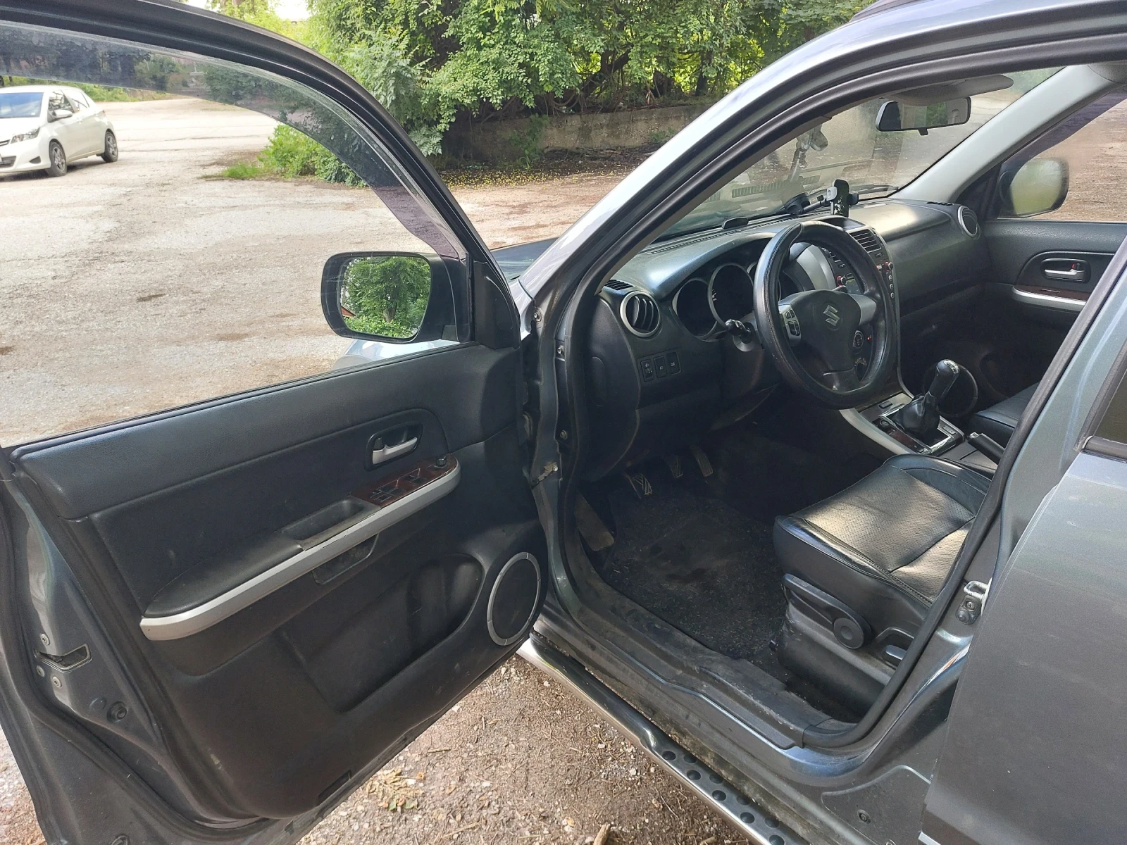 Suzuki Grand vitara, снимка 6 - Автомобили и джипове - 54842187