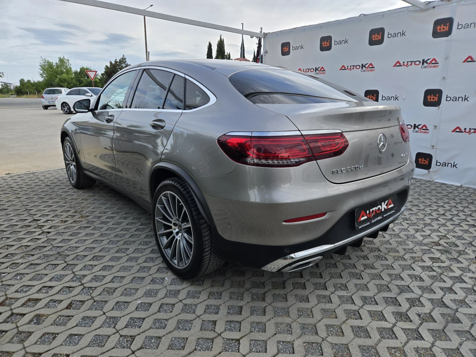 Mercedes-Benz GLC 220 2.2CDI-194кс/COUPE/AMG LINE/DIGITAL/FACE/4MATIC , снимка 5 - Автомобили и джипове - 55211872