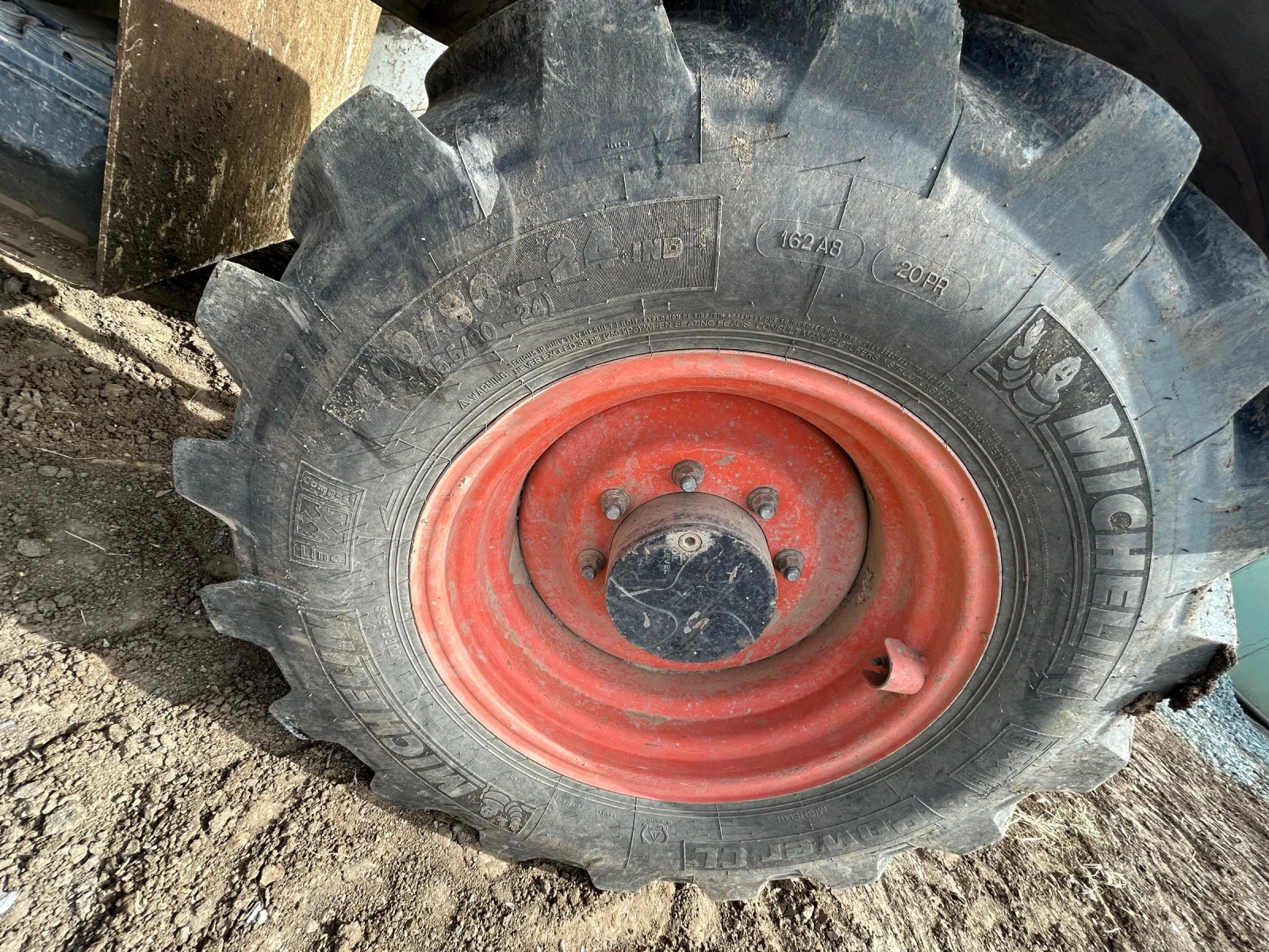 Телескопични товарачи Bobcat T40170 - изображение 9