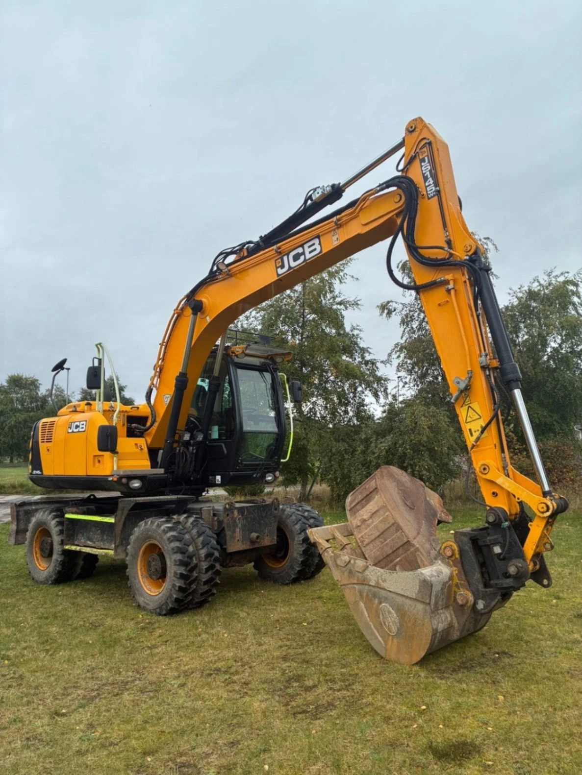Багер JCB JS145W, снимка 4 - Индустриална техника - 56732750