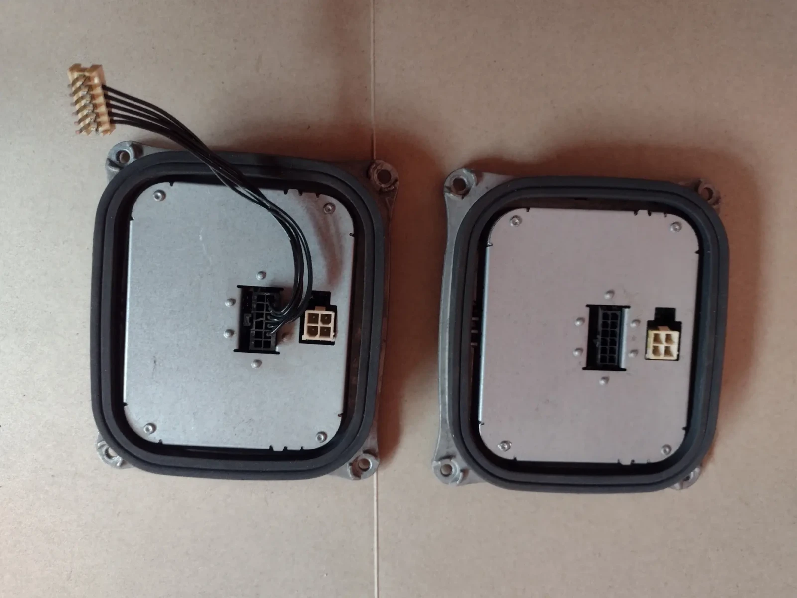 10EEG130772   130732948901  LED    JEEP CHEROKEE KL   1 307 329 489 01 | Mobile.bg   3