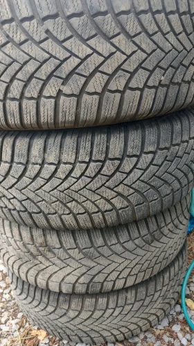 Гуми Зимни 215/60R16, снимка 2 - Гуми и джанти - 47398766