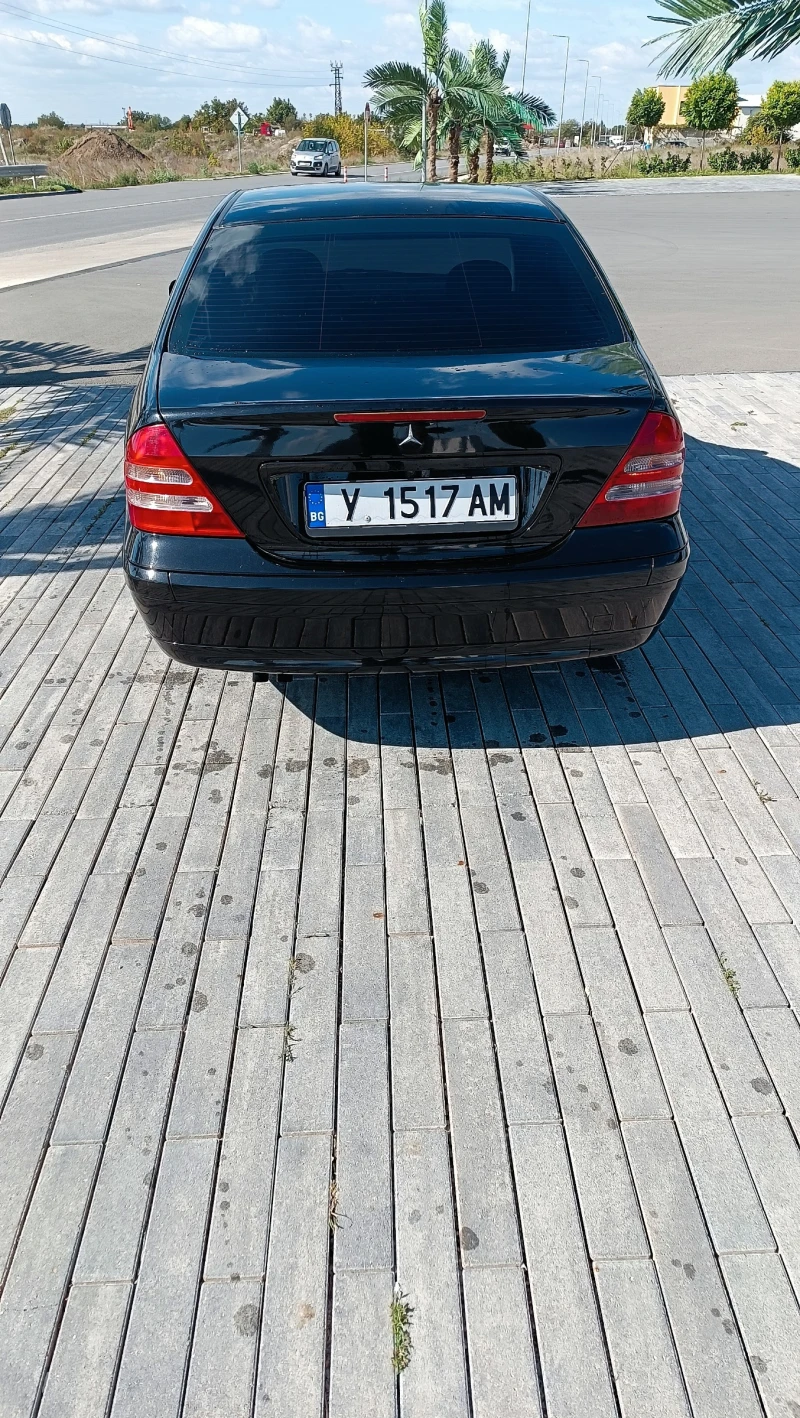 Mercedes-Benz C 180, снимка 2 - Автомобили и джипове - 47596382