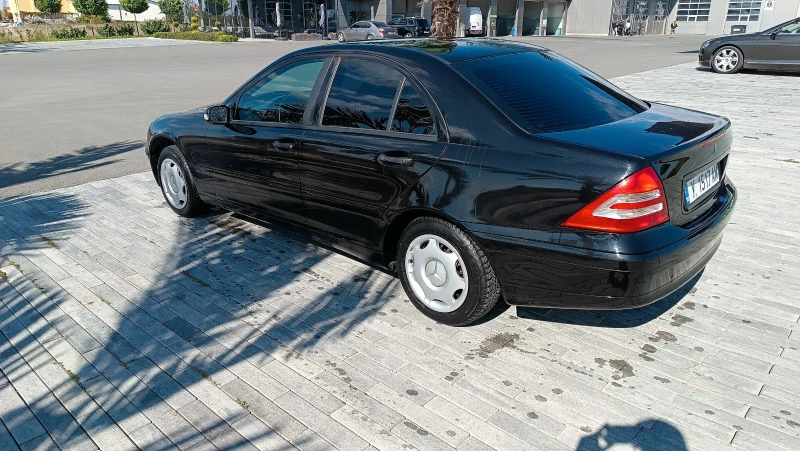 Mercedes-Benz C 180, снимка 4 - Автомобили и джипове - 47596382