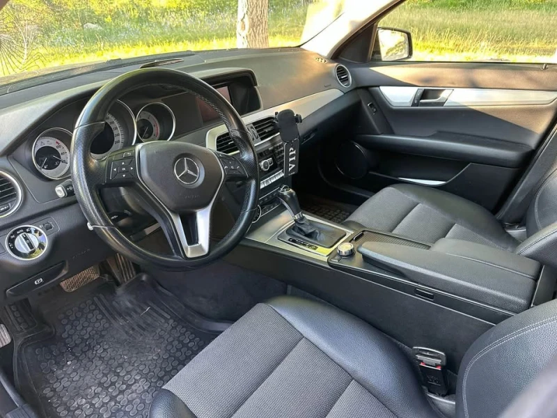 Mercedes-Benz C 220, снимка 2 - Автомобили и джипове - 52867488
