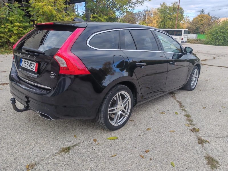 Volvo V60 2.4 D6 PLUG IN HYBRID 4X4, снимка 5 - Автомобили и джипове - 52437675