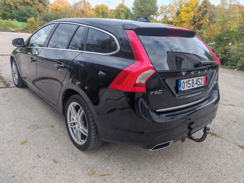Volvo V60 2.4 D6 PLUG IN HYBRID 4X4, снимка 7 - Автомобили и джипове - 52437675