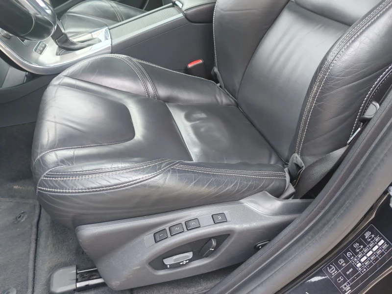 Volvo V60 2.4 D6 PLUG IN HYBRID 4X4, снимка 10 - Автомобили и джипове - 52437675