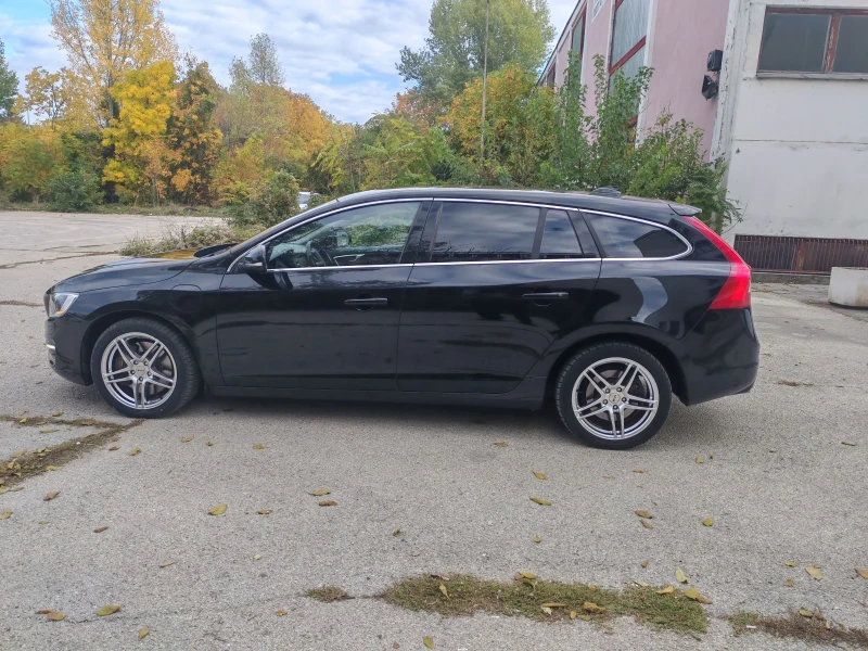 Volvo V60 2.4 D6 PLUG IN HYBRID 4X4, снимка 9 - Автомобили и джипове - 52437675