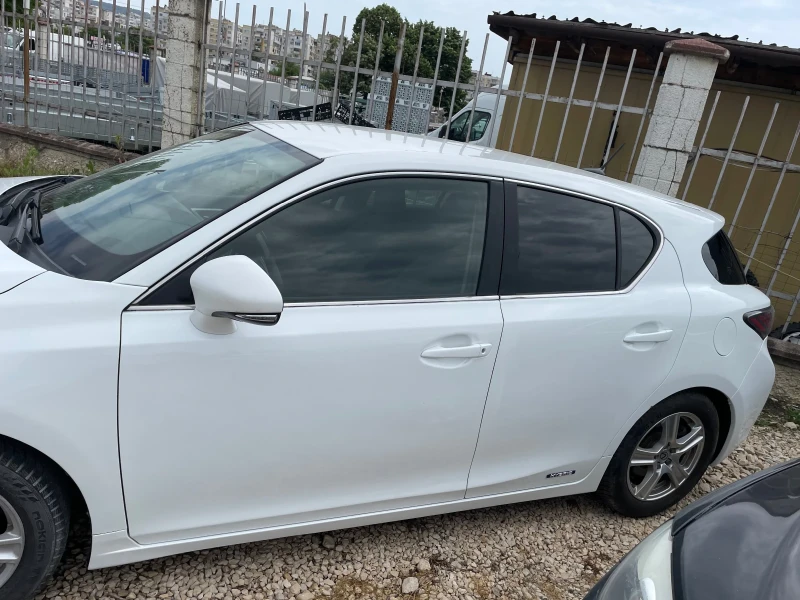 Lexus CT 200h, снимка 5 - Автомобили и джипове - 52524439