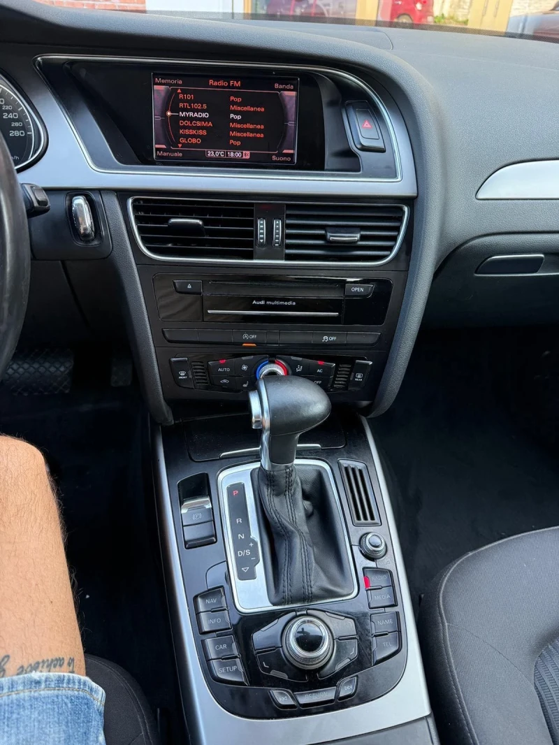 Audi A4 2.0 TDI Автоматик, снимка 6 - Автомобили и джипове - 52456028