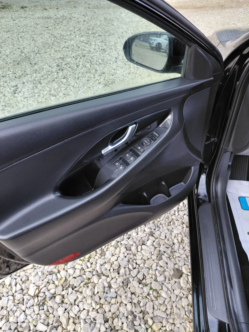 Hyundai I30 71000км, снимка 13 - Автомобили и джипове - 52940043