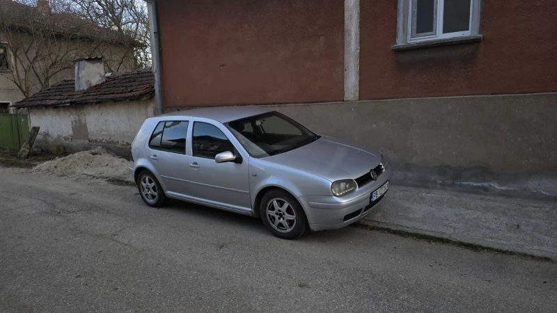 VW Golf, снимка 2 - Автомобили и джипове - 53231235