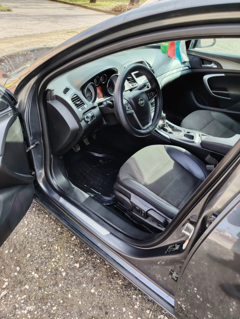 Opel Insignia, снимка 8 - Автомобили и джипове - 53403747