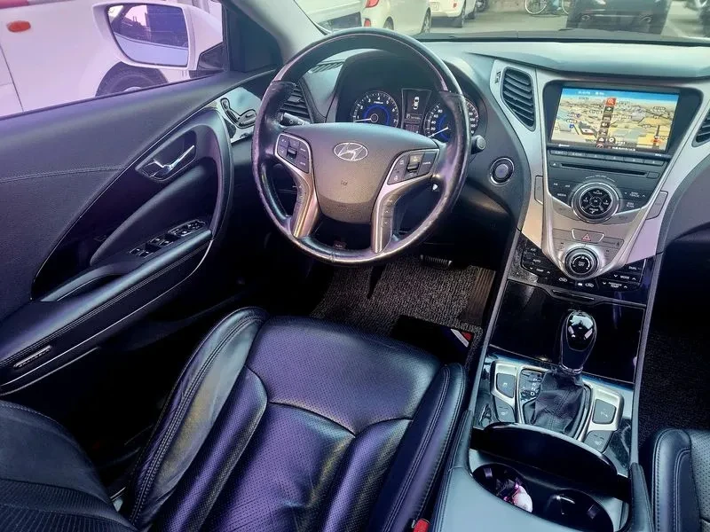 Hyundai Grandeur 2.4, снимка 8 - Автомобили и джипове - 54625790