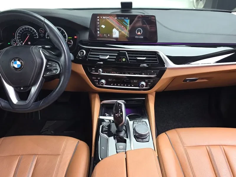 BMW 520 Luxury, снимка 7 - Автомобили и джипове - 56070700