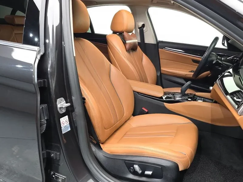 BMW 520 Luxury, снимка 11 - Автомобили и джипове - 56070700