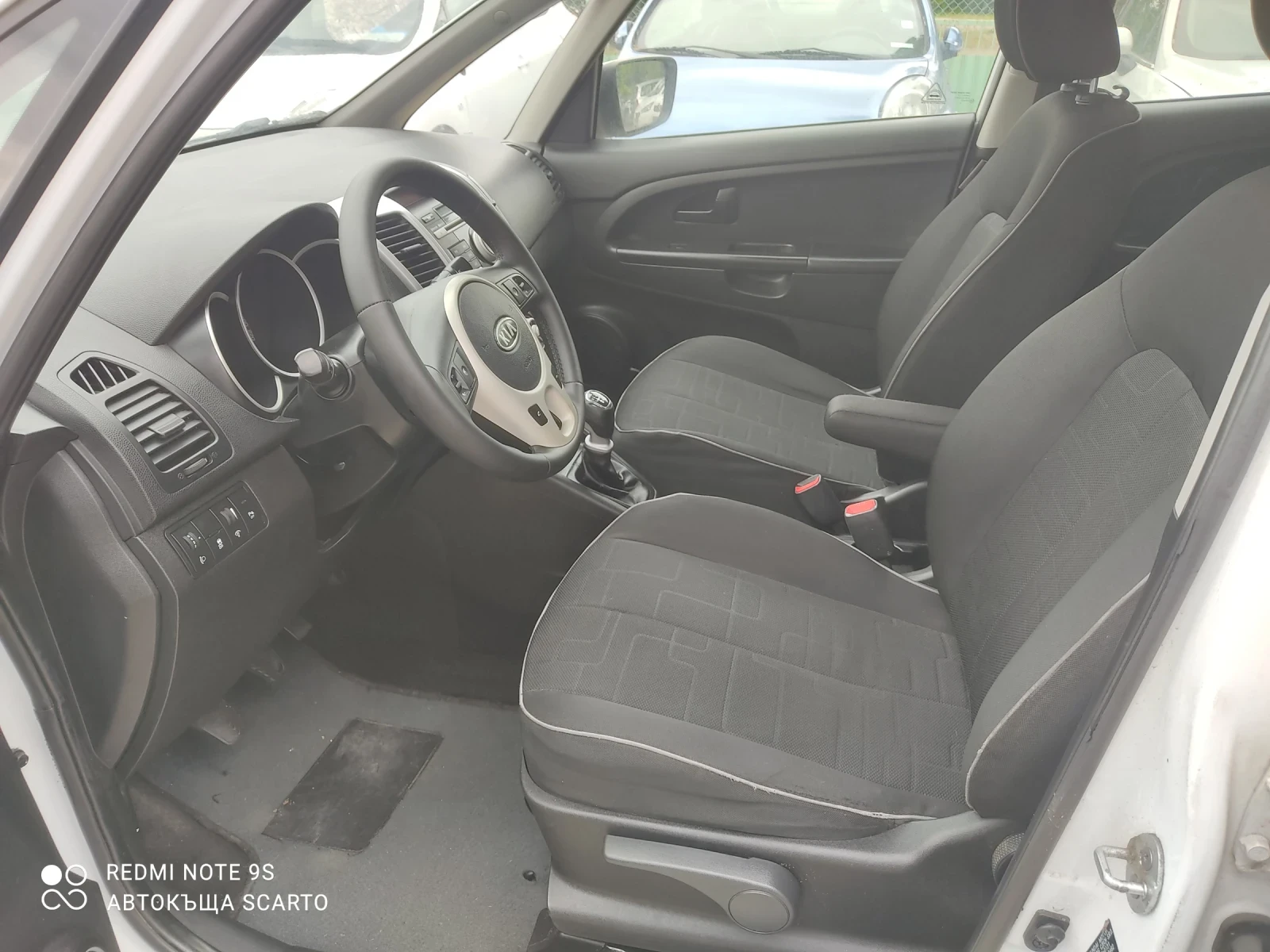 Kia Venga 1.4i/90kc, 2010г. - изображение 8