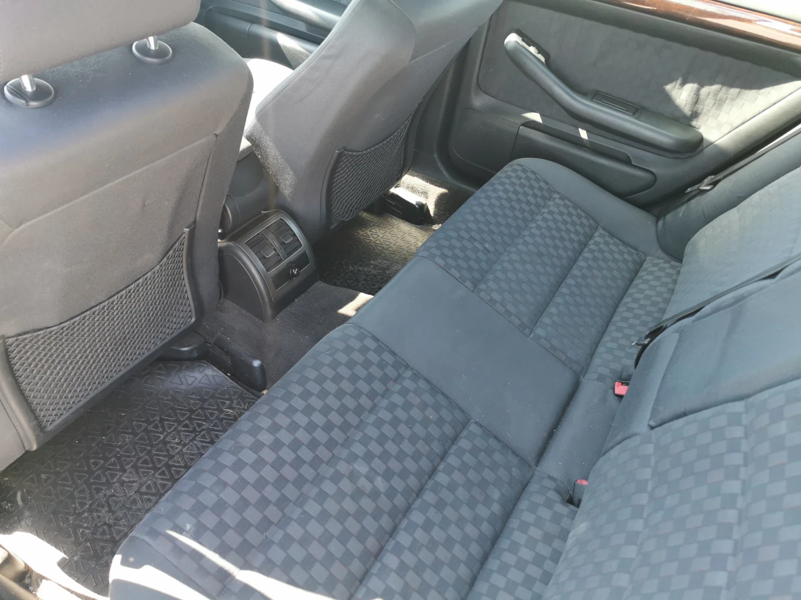 Audi A6 Комби - изображение 6