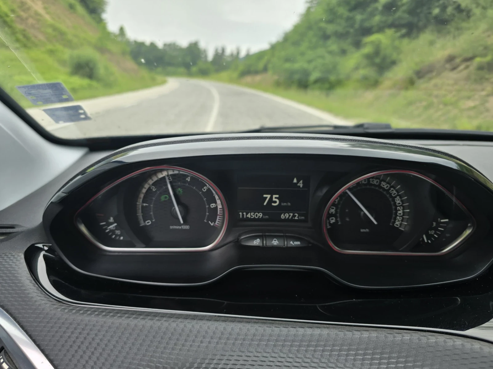 Peugeot 2008 GT Line, снимка 7 - Автомобили и джипове - 54802747
