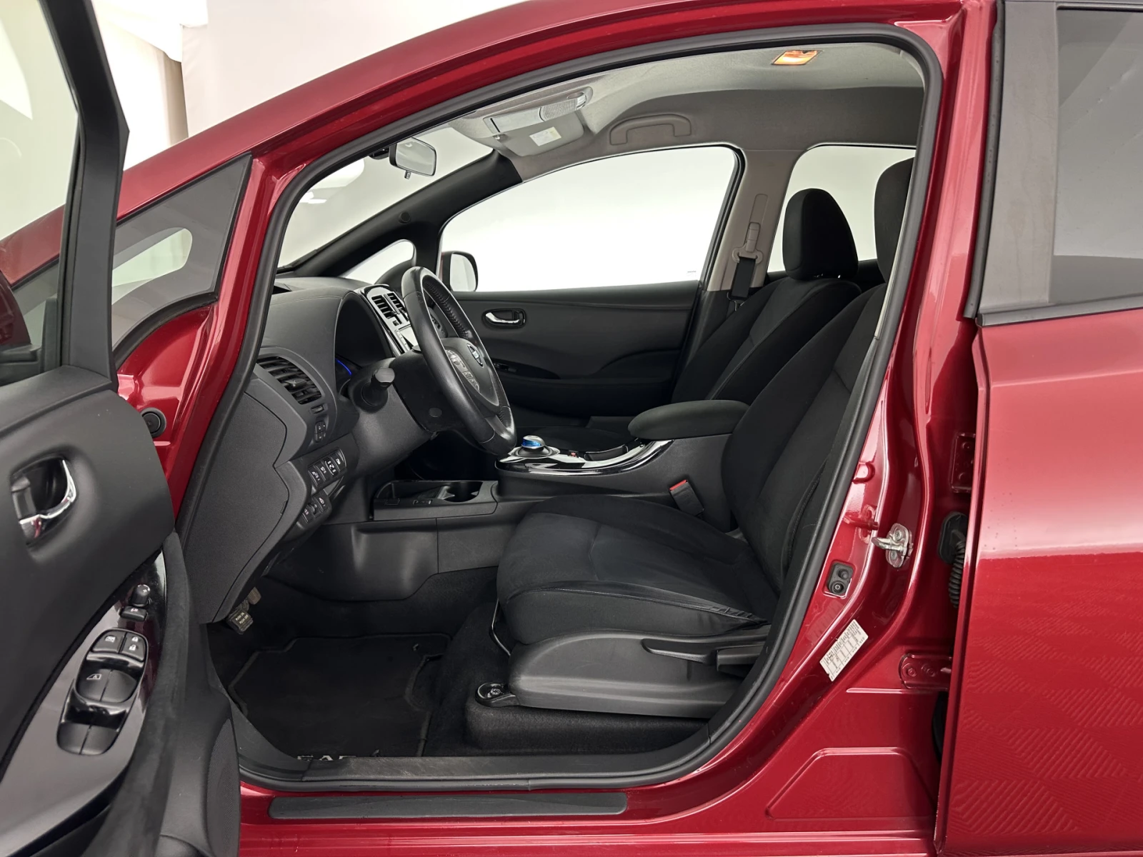 Nissan Leaf  Acenta 11/12 bars, снимка 5 - Автомобили и джипове - 55079292