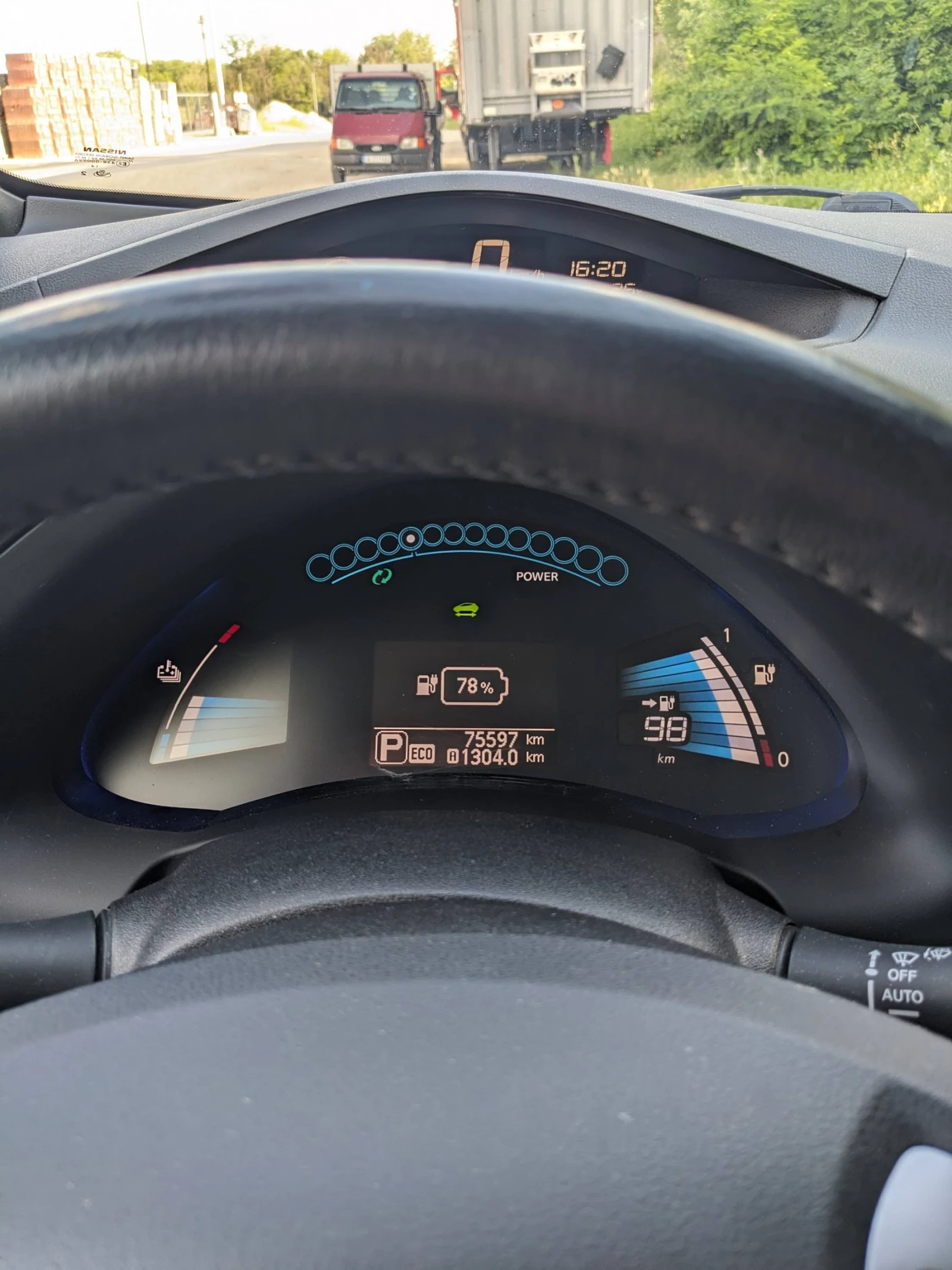 Nissan Leaf  Acenta 11/12 bars, снимка 11 - Автомобили и джипове - 55079292