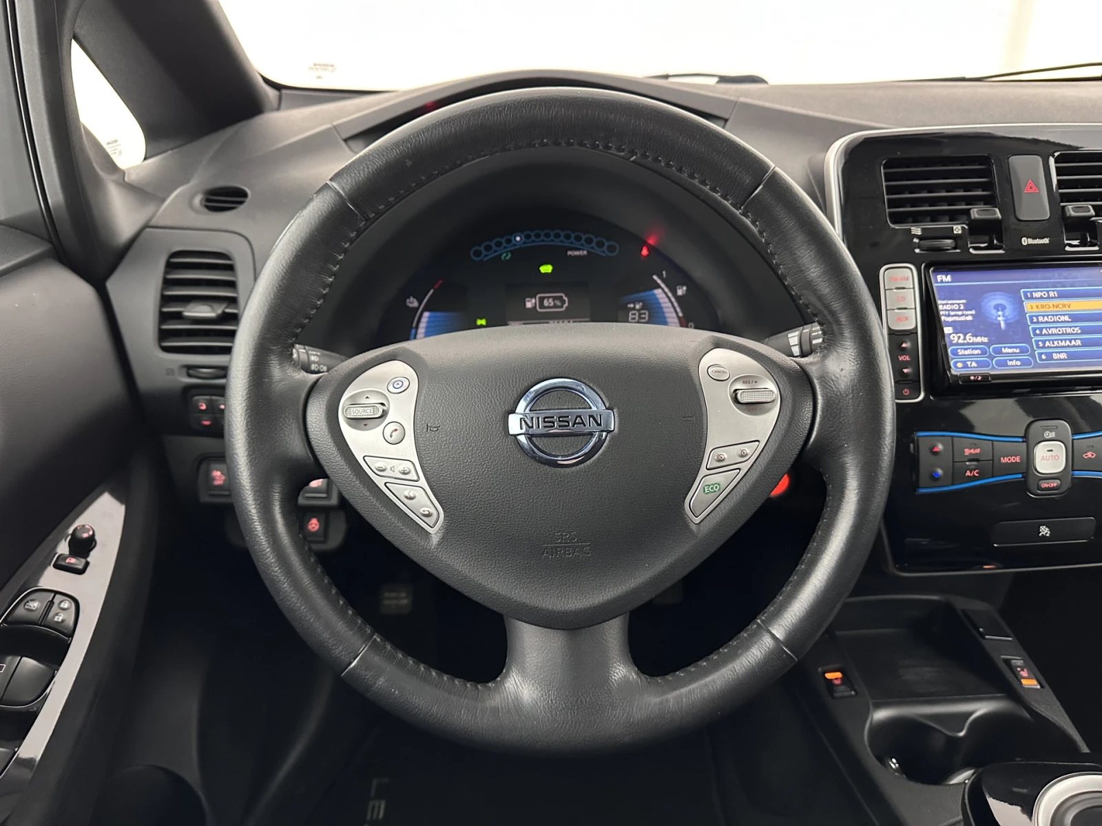 Nissan Leaf  Acenta 11/12 bars, снимка 13 - Автомобили и джипове - 55079292