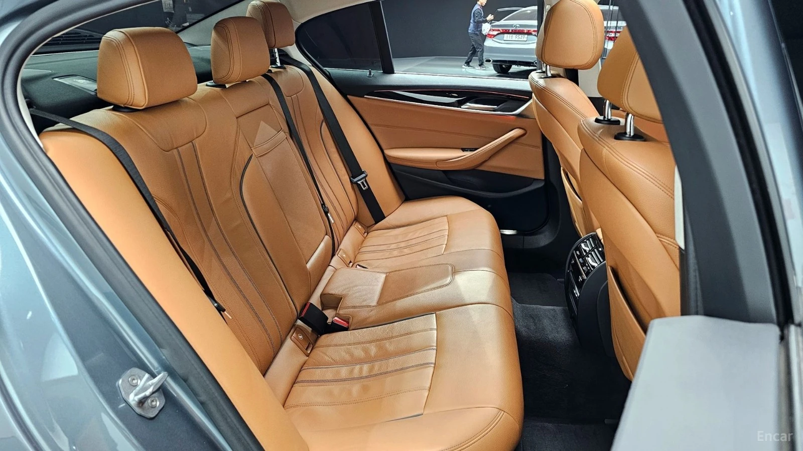 BMW 520 LUXURY SPECIAL EDITION* КОЖА* НАВИ* ПАНО* HUD, снимка 10 - Автомобили и джипове - 55459016